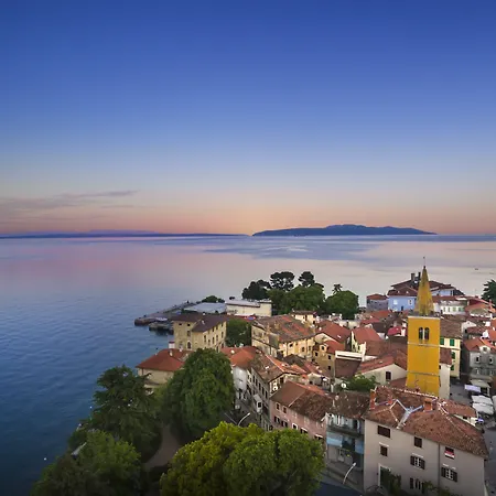 Excelsior - By Liburnia & 4*